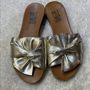 Miz Mooz Metallic Gold Bow Knot Slide Sandals Women’s Sz 6